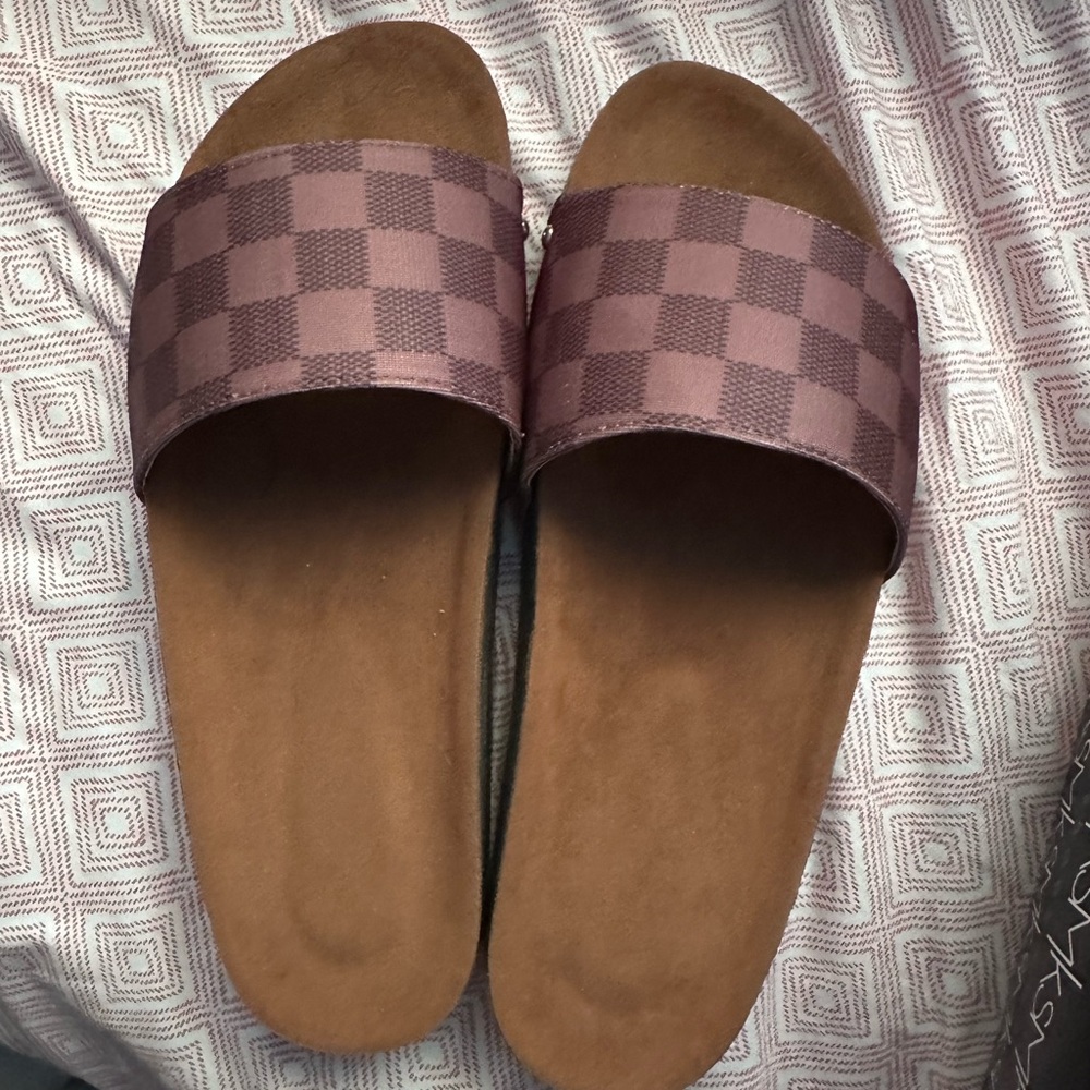 Women’s slide sandals